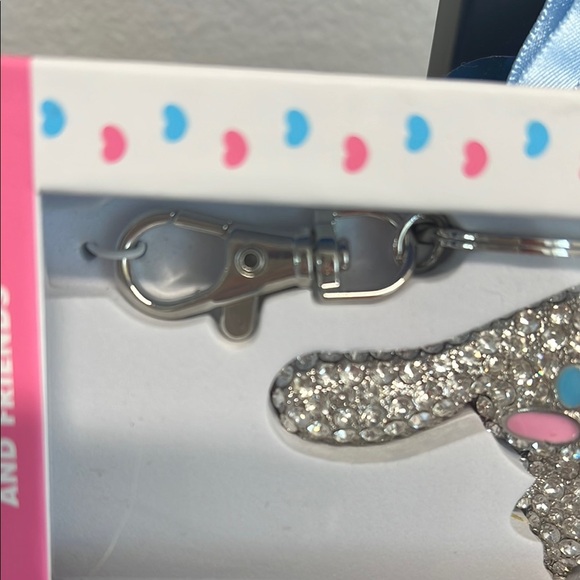 Hello Kitty - Cinnamoroll Collectable in Rhinestones 💎 - Picture 3 of 8